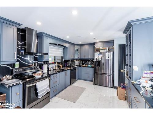 2071 Craig Road, Innisfil, ON - Indoor Photo Showing Kitchen