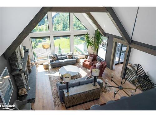 144 Alexandra Way, The Blue Mountains, ON - Indoor Photo Showing Living Room