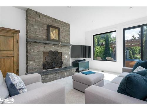 144 Alexandra Way, The Blue Mountains, ON - Indoor Photo Showing Living Room With Fireplace