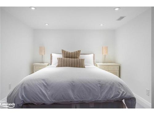 144 Alexandra Way, The Blue Mountains, ON - Indoor Photo Showing Bedroom