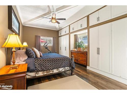 9319 County Rd 503, Gooderham, ON - Indoor Photo Showing Bedroom