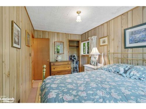 265 Mica Mine Road, Huntsville, ON - Indoor Photo Showing Bedroom