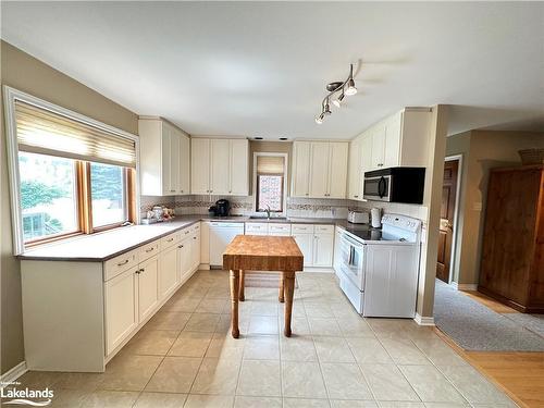 184 Brooker Boulevard, The Blue Mountains, ON - Indoor Photo Showing Kitchen With Double Sink