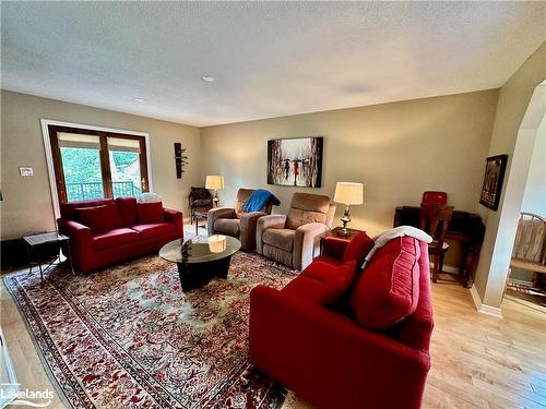 184 Brooker Boulevard, The Blue Mountains, ON - Indoor Photo Showing Living Room