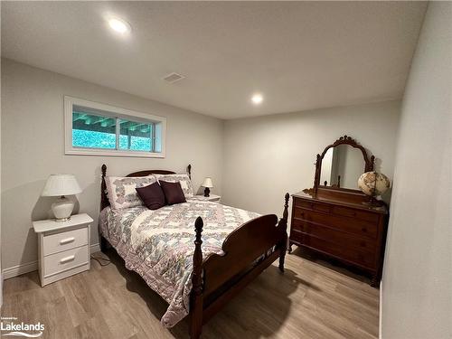 184 Brooker Boulevard, The Blue Mountains, ON - Indoor Photo Showing Bedroom