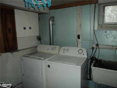 37 North Street W, Orillia, ON - Indoor Photo Showing Laundry Room