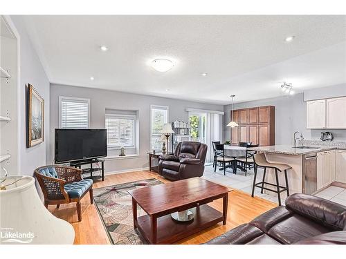 62 Meadowlark Boulevard, Wasaga Beach, ON - Indoor Photo Showing Living Room