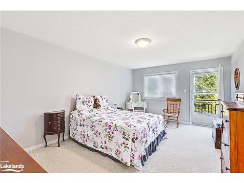 62 Meadowlark Boulevard, Wasaga Beach, ON - Indoor Photo Showing Bedroom