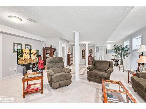 62 Meadowlark Boulevard, Wasaga Beach, ON - Indoor Photo Showing Living Room