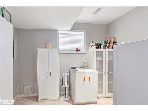 62 Meadowlark Boulevard, Wasaga Beach, ON - Indoor Photo Showing Other Room