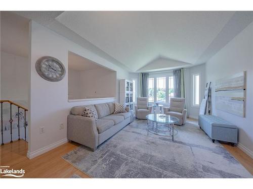 160 Griffin Street, Midland, ON - Indoor Photo Showing Living Room