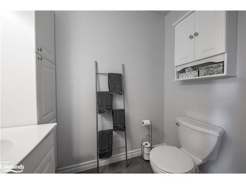 160 Griffin Street, Midland, ON - Indoor Photo Showing Bathroom