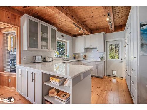 731 15 Concession W, Tiny Twp, ON - Indoor Photo Showing Kitchen