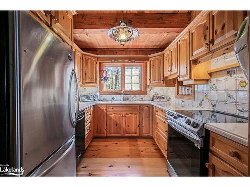 731 15 Concession W, Tiny Twp, ON - Indoor Photo Showing Kitchen