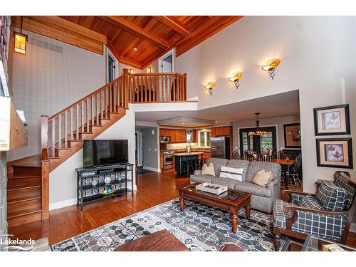 Carling 4, W10-3876 Muskoka Road 118 West, Port Carling, ON - Indoor Photo Showing Living Room