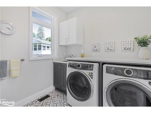 180 Tiny Beaches Road S, Tiny, ON - Indoor Photo Showing Laundry Room