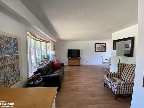 201 Point Street, Stayner, ON - Indoor Photo Showing Living Room