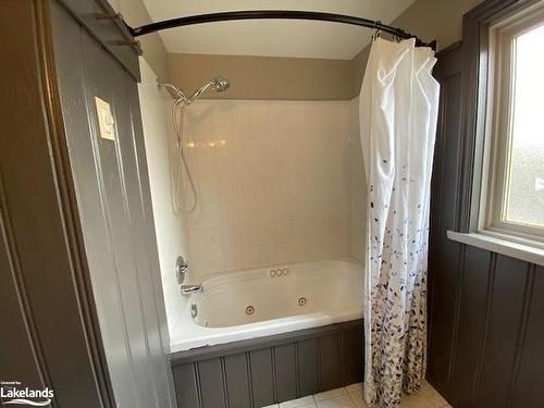 201 Point Street, Stayner, ON - Indoor Photo Showing Bathroom