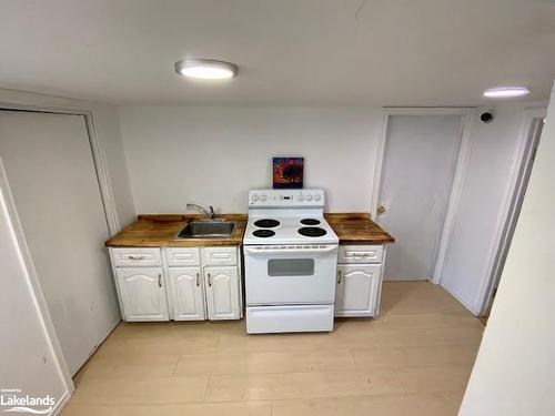 201 Point Street, Stayner, ON - Indoor Photo Showing Kitchen