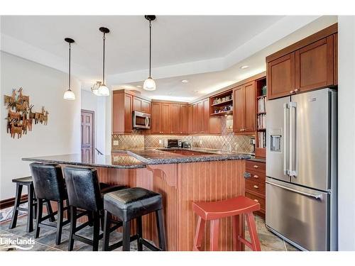 17-224 Blueski George Crescent, The Blue Mountains, ON - Indoor Photo Showing Kitchen With Upgraded Kitchen