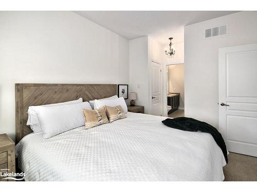 18-689616 Monterra Road, The Blue Mountains, ON - Indoor Photo Showing Bedroom