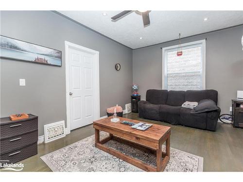 145 Mary Street, Orillia, ON - Indoor Photo Showing Living Room