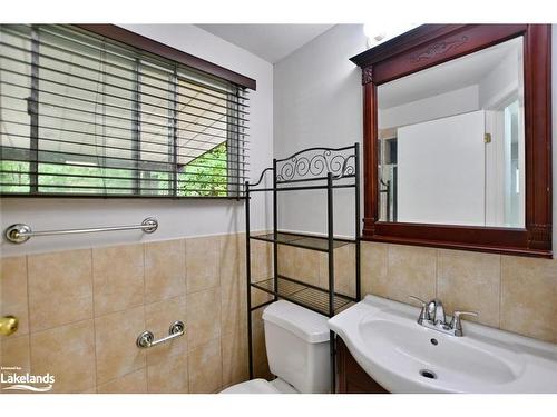 125 34Th Street N, Wasaga Beach, ON - Indoor Photo Showing Bathroom