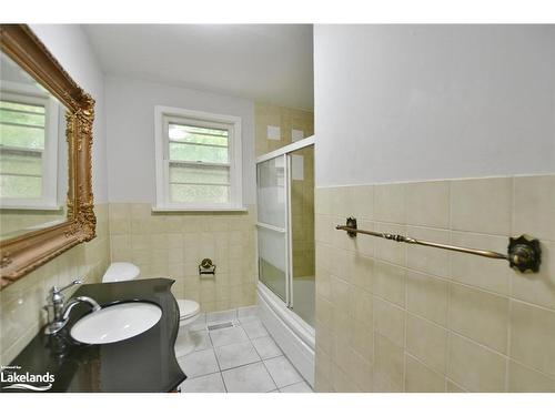 125 34Th Street N, Wasaga Beach, ON - Indoor Photo Showing Bathroom