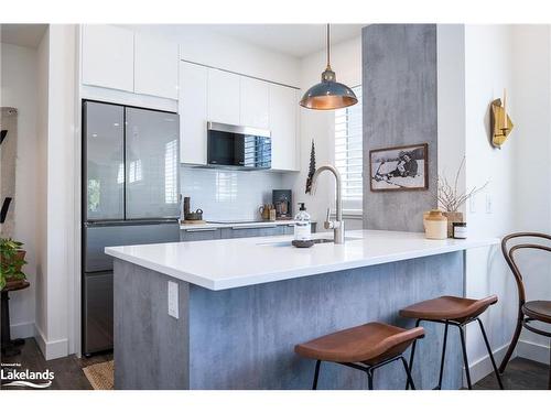 101-18 Beckwith Lane, The Blue Mountains, ON - Indoor Photo Showing Kitchen With Upgraded Kitchen