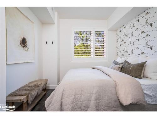 101-18 Beckwith Lane, The Blue Mountains, ON - Indoor Photo Showing Bedroom