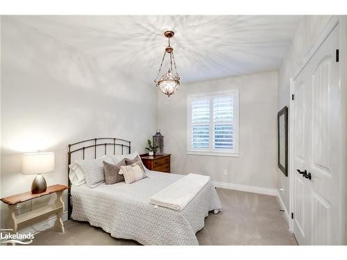 17 Gainsborough Road, Bracebridge, ON - Indoor Photo Showing Bedroom