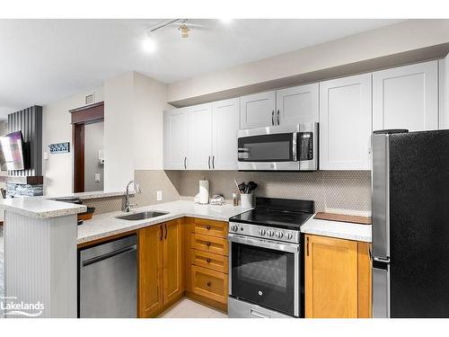 326-152 Jozo Weider Boulevard, The Blue Mountains, ON - Indoor Photo Showing Kitchen