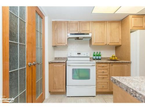 305-65 Ellen Street, Barrie, ON - Indoor Photo Showing Kitchen