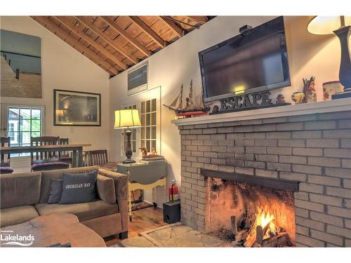 233 Midland Point Road, Midland, ON - Indoor Photo Showing Living Room With Fireplace