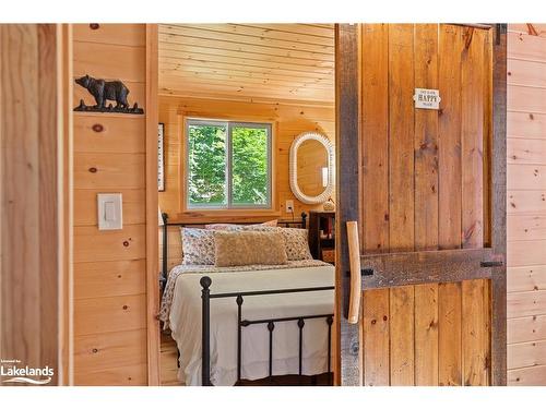 30961 Marina Bay Kawagama, Algonquin Highlands, ON - Indoor Photo Showing Bedroom