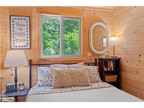 30961 Marina Bay Kawagama, Algonquin Highlands, ON - Indoor Photo Showing Bedroom