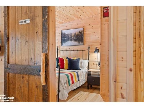 30961 Marina Bay Kawagama, Algonquin Highlands, ON - Indoor Photo Showing Bedroom