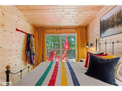 30961 Marina Bay Kawagama, Algonquin Highlands, ON - Indoor Photo Showing Bedroom