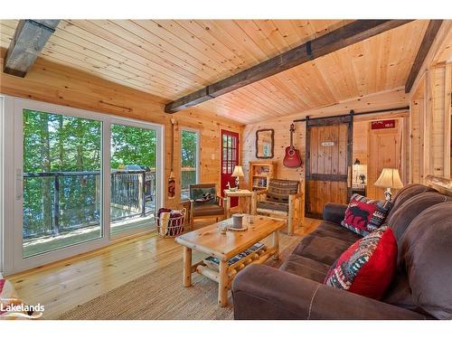 30961 Marina Bay Kawagama, Algonquin Highlands, ON - Indoor Photo Showing Living Room