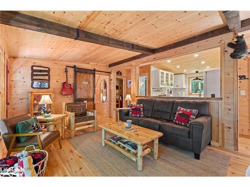 30961 Marina Bay Kawagama, Algonquin Highlands, ON - Indoor Photo Showing Living Room