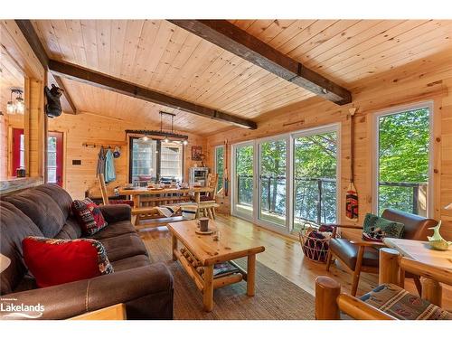 30961 Marina Bay Kawagama, Algonquin Highlands, ON - Indoor Photo Showing Living Room