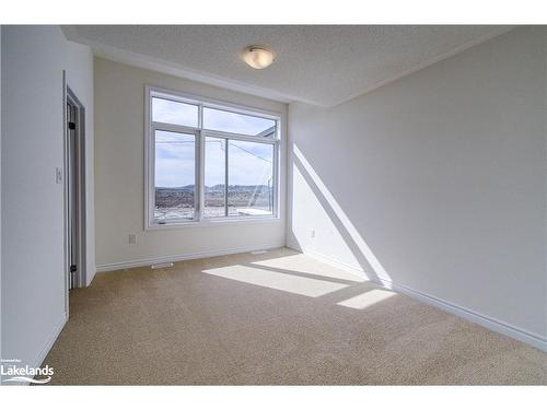 144 Union Boulevard, Wasaga Beach, ON - Indoor Photo Showing Other Room