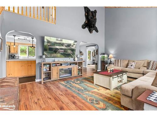 156 Lakeshore Drive, Sundridge, ON - Indoor Photo Showing Living Room