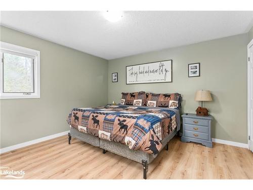 156 Lakeshore Drive, Sundridge, ON - Indoor Photo Showing Bedroom