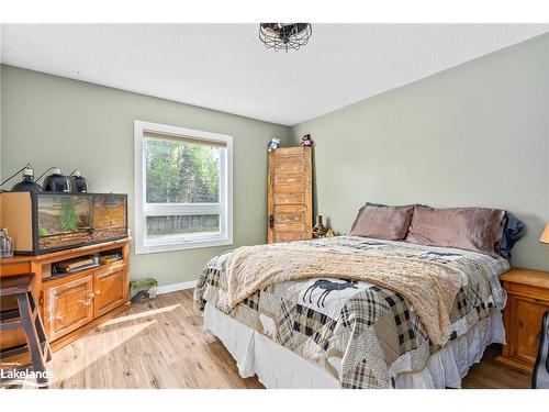 156 Lakeshore Drive, Sundridge, ON - Indoor Photo Showing Bedroom