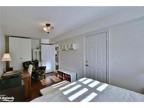 32 Nettleton Court, Collingwood, ON - Indoor Photo Showing Bedroom