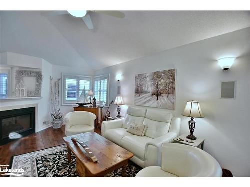 32 Nettleton Court, Collingwood, ON - Indoor Photo Showing Living Room With Fireplace