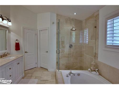 32 Nettleton Court, Collingwood, ON - Indoor Photo Showing Bathroom