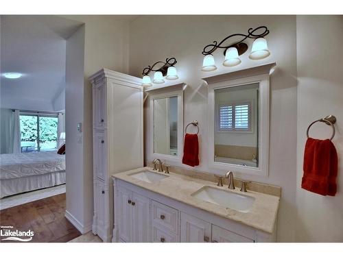 32 Nettleton Court, Collingwood, ON - Indoor Photo Showing Bathroom