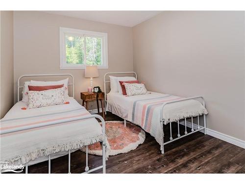 80 Ceramic Mine Road Road, Huntsville, ON - Indoor Photo Showing Bedroom